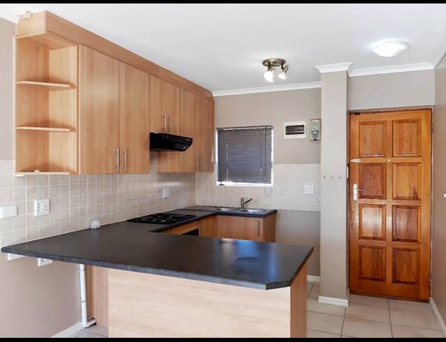 2 BEDROOM TOWNHOUSE RENTED IN WALMER HEIGHTS